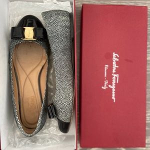 SALVATORE FERRAGAMO Varina Flats RARE